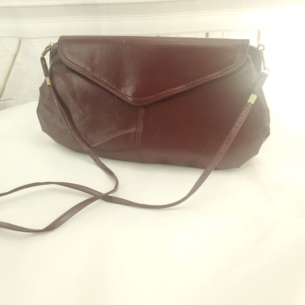 Elan Womens Burgundy Leather Inner Pockets Crossbody Strap Envelope Clutch Bag
